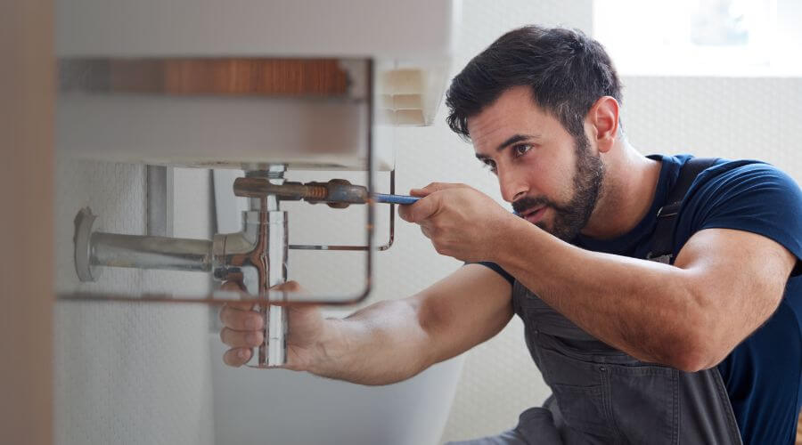 Sink pipe leak repair in Rector, AR